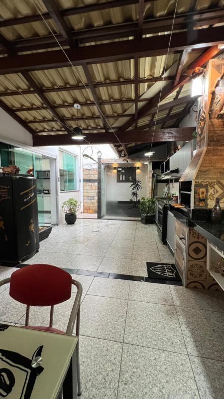 Casa, Guanabara, 3 Quartos, 2 Vagas, 1 Suíte