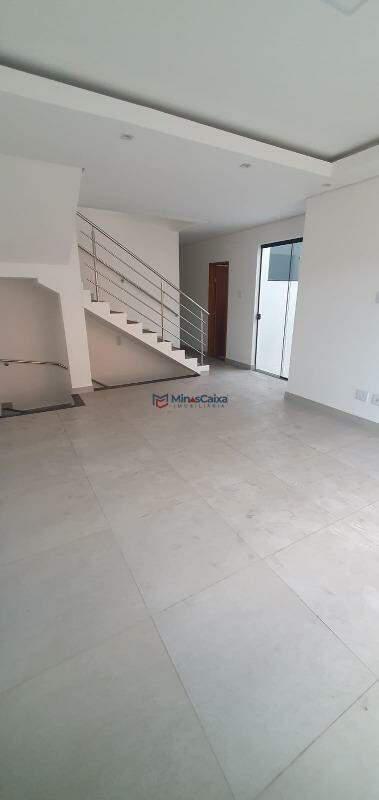 Casa, Quitandinha, 4 Quartos, 2 Vagas, 1 Suíte