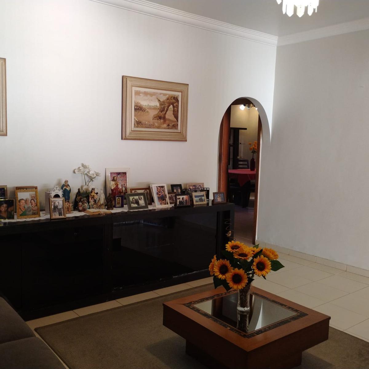 Casa, Ouro Preto, 3 Quartos, 4 Vagas, 1 Suíte