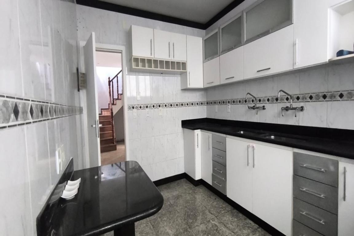 Casa, Cidade Nova, 5 Quartos, 4 Vagas, 2 Suítes