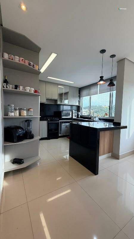 Casa, Monte Carlo, 3 Quartos, 2 Vagas, 1 Suíte
