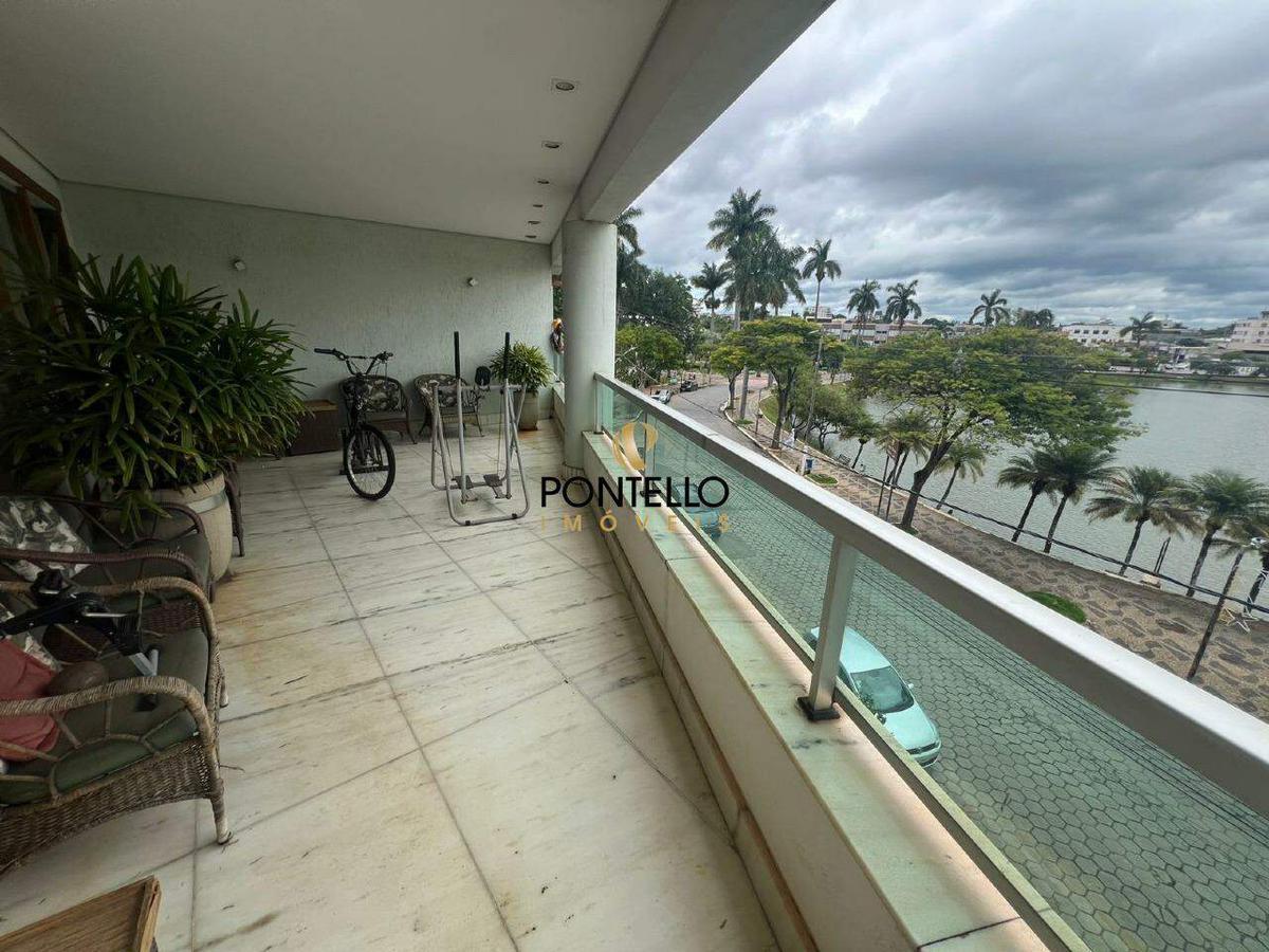 Cobertura, Centro, 4 Quartos, 10 Vagas, 2 Suítes