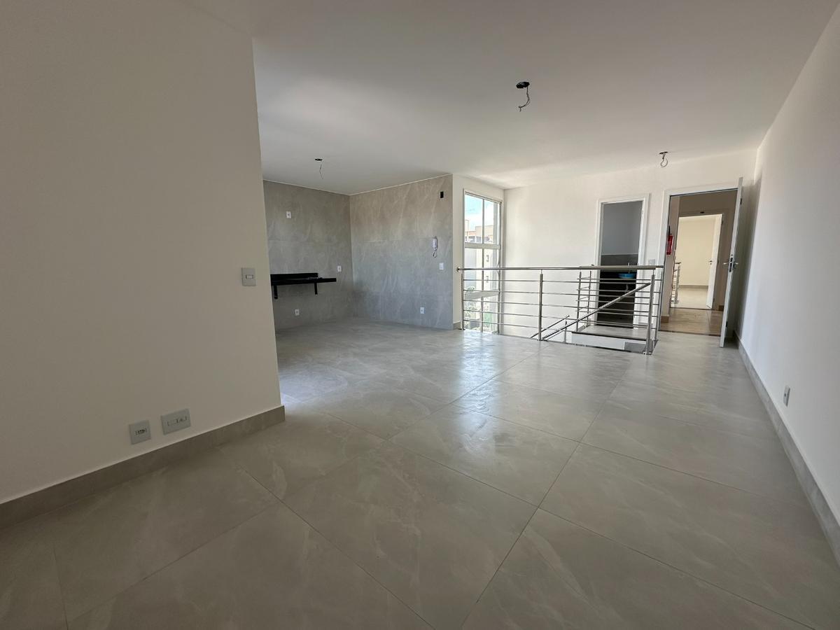 Cobertura, Santa Rosa, 3 Quartos, 2 Vagas, 1 Suíte