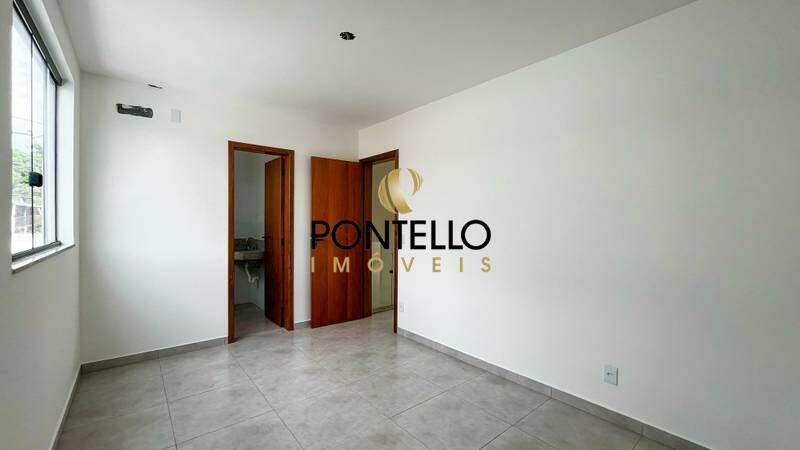 Casa, Candelária, 3 Quartos, 0 Vaga, 1 Suíte