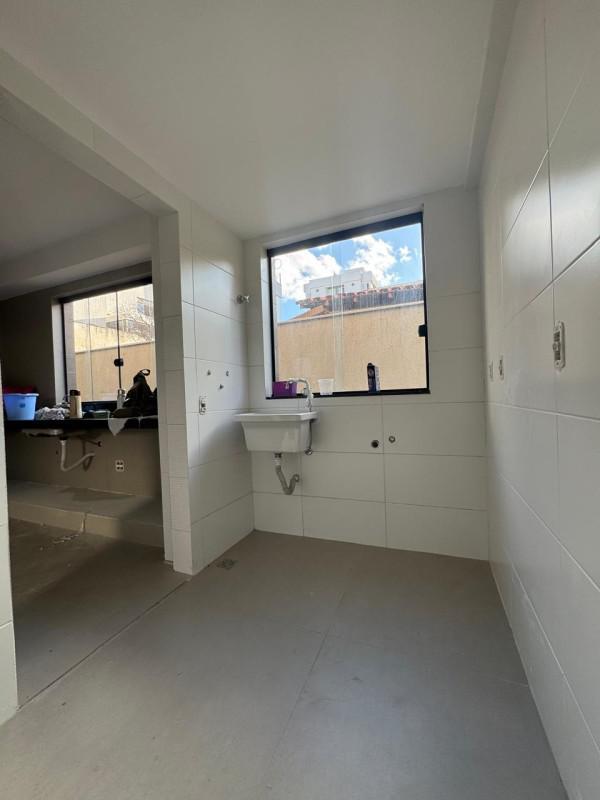 Apartamento, Sagrada Família, 3 Quartos, 2 Vagas, 1 Suíte