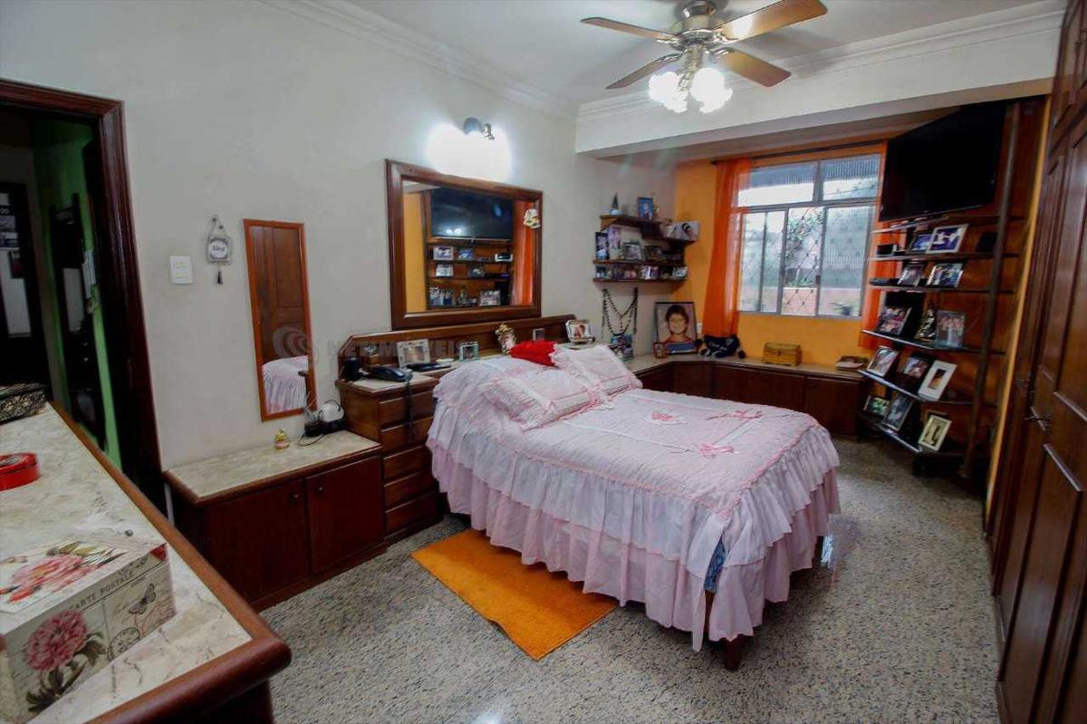 Casa, João Pinheiro, 5 Quartos, 4 Vagas, 1 Suíte