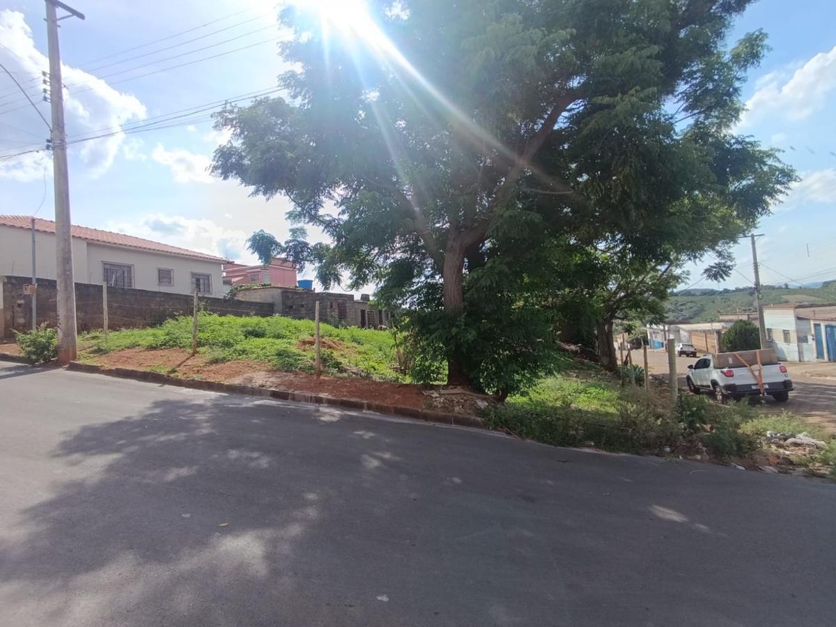 Lote, Centro, 0 Quarto, 0 Vaga