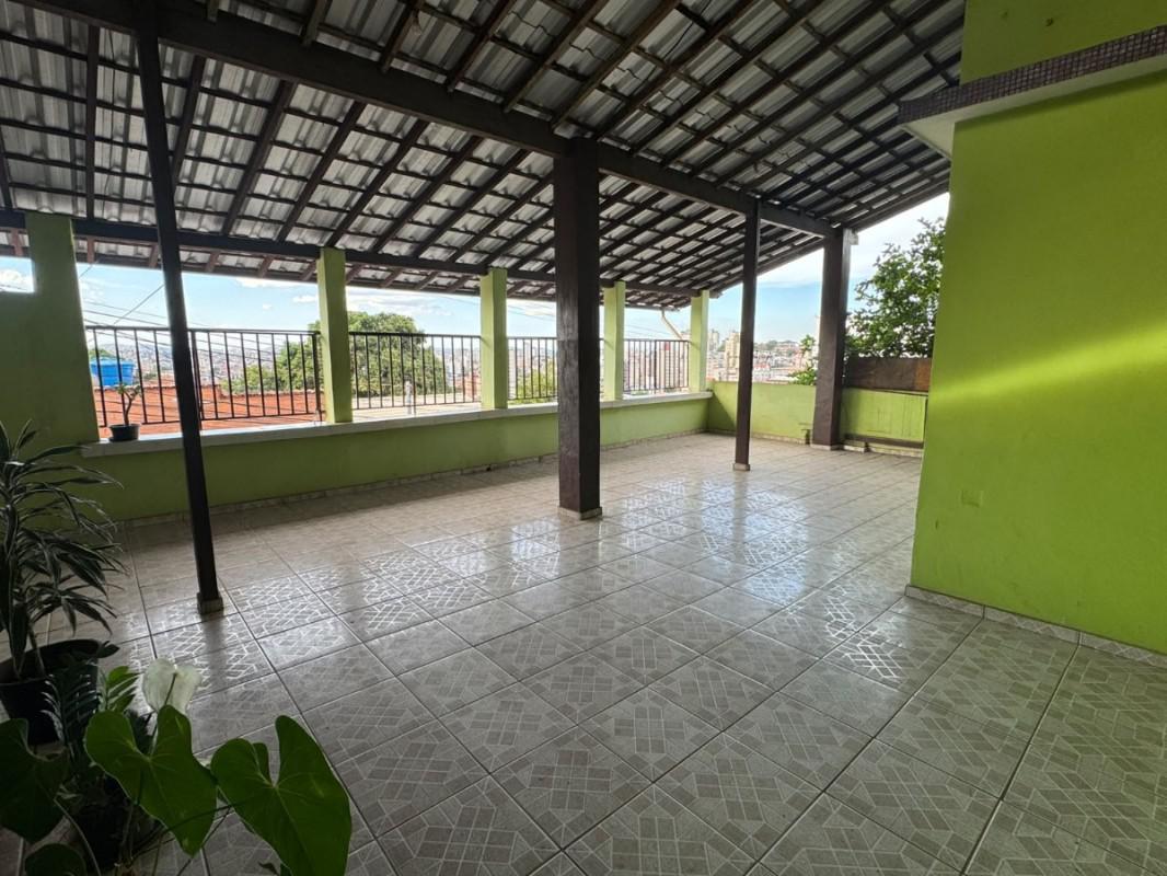 Casa, Concórdia, 4 Quartos, 2 Vagas, 1 Suíte