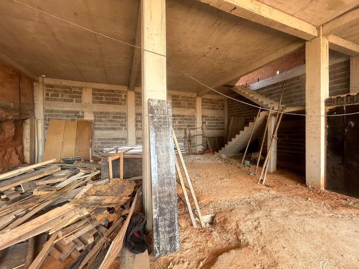 Galpão, Floresta Encantada, 0 Quarto, 20 Vagas