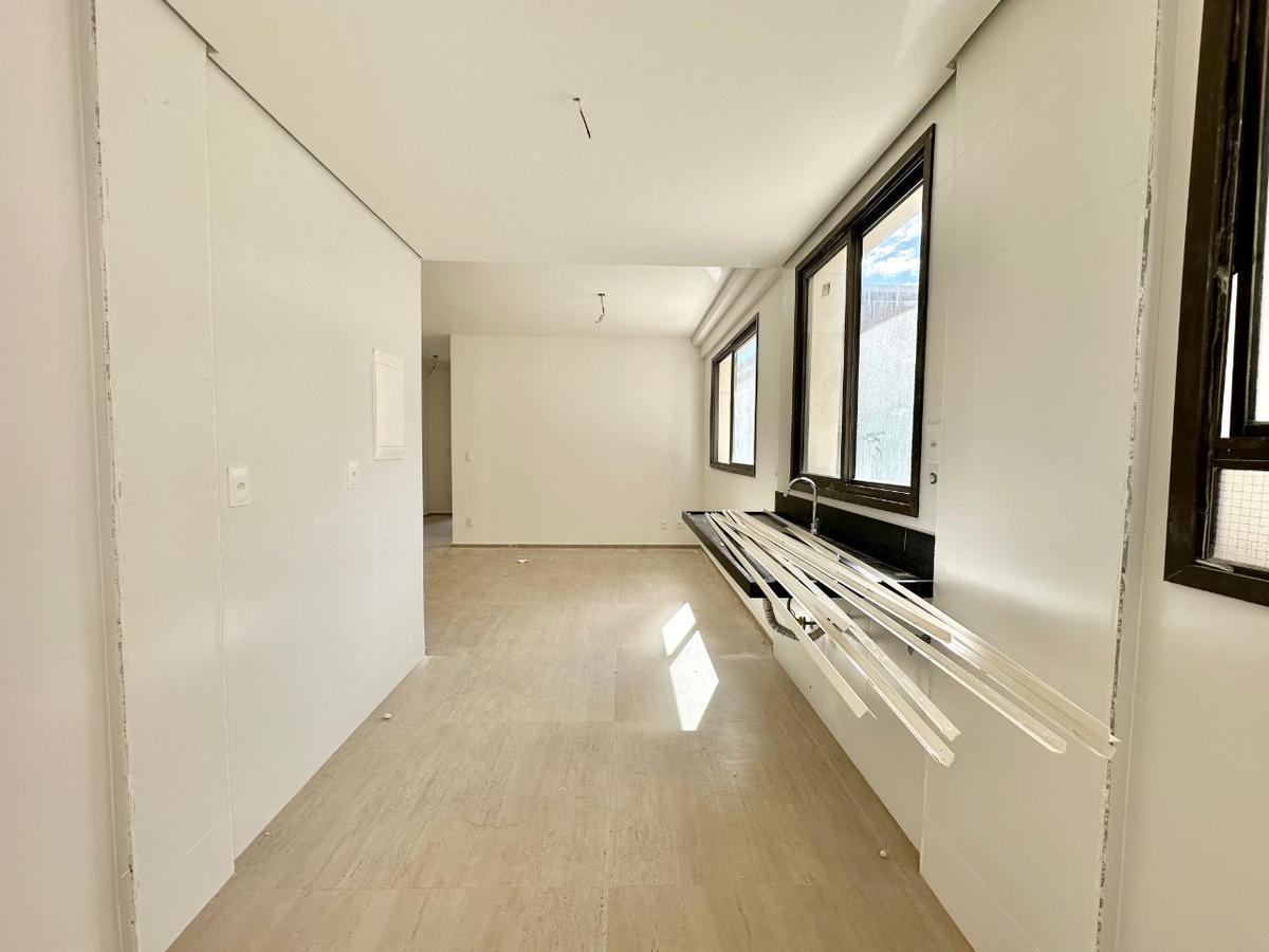 Apartamento, Funcionários, 2 Quartos, 2 Vagas, 1 Suíte