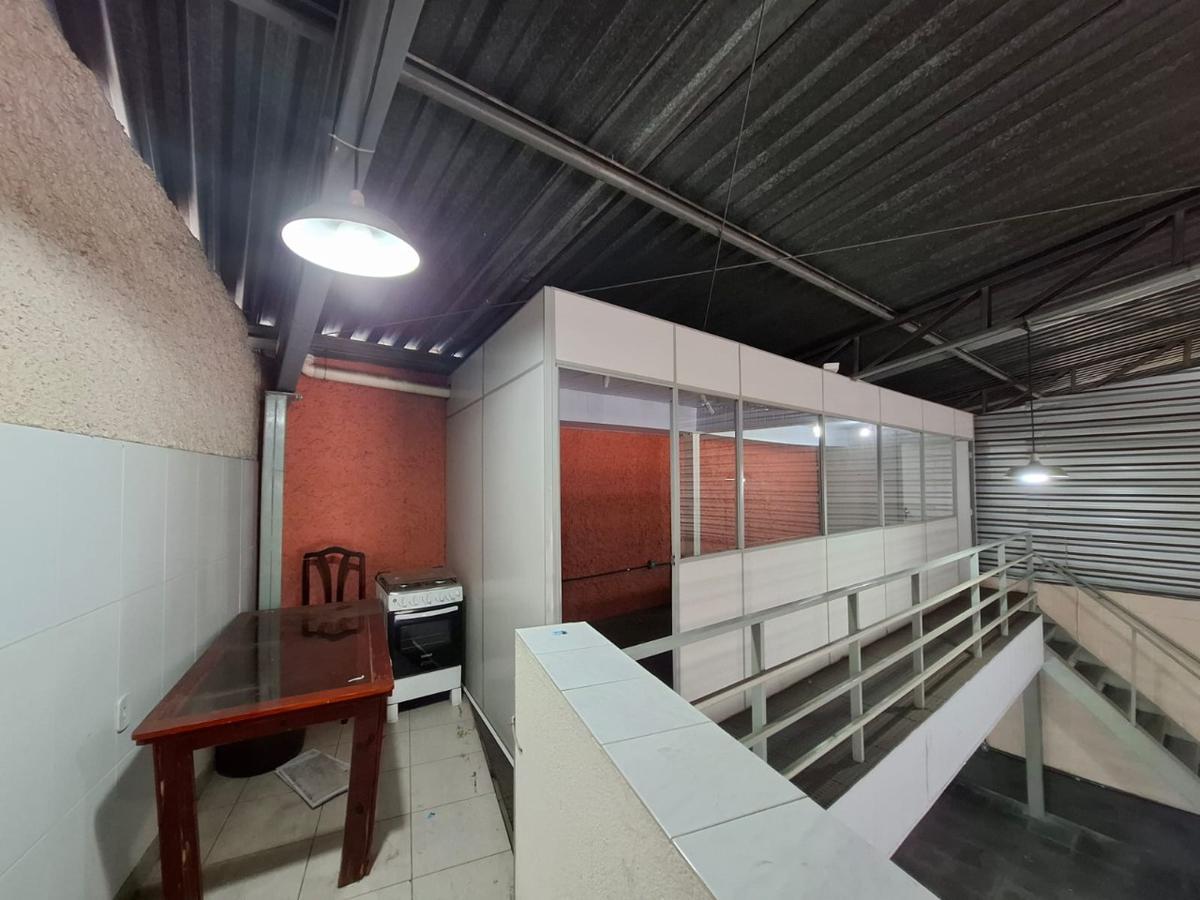 Galpão, Lagoinha, 1 Quarto, 0 Vaga