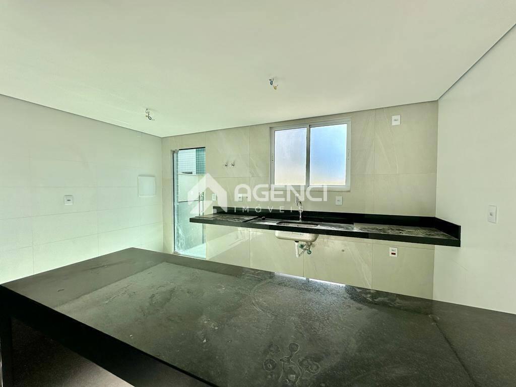 Apartamento, Serrano, 4 Quartos, 0 Vaga, 1 Suíte