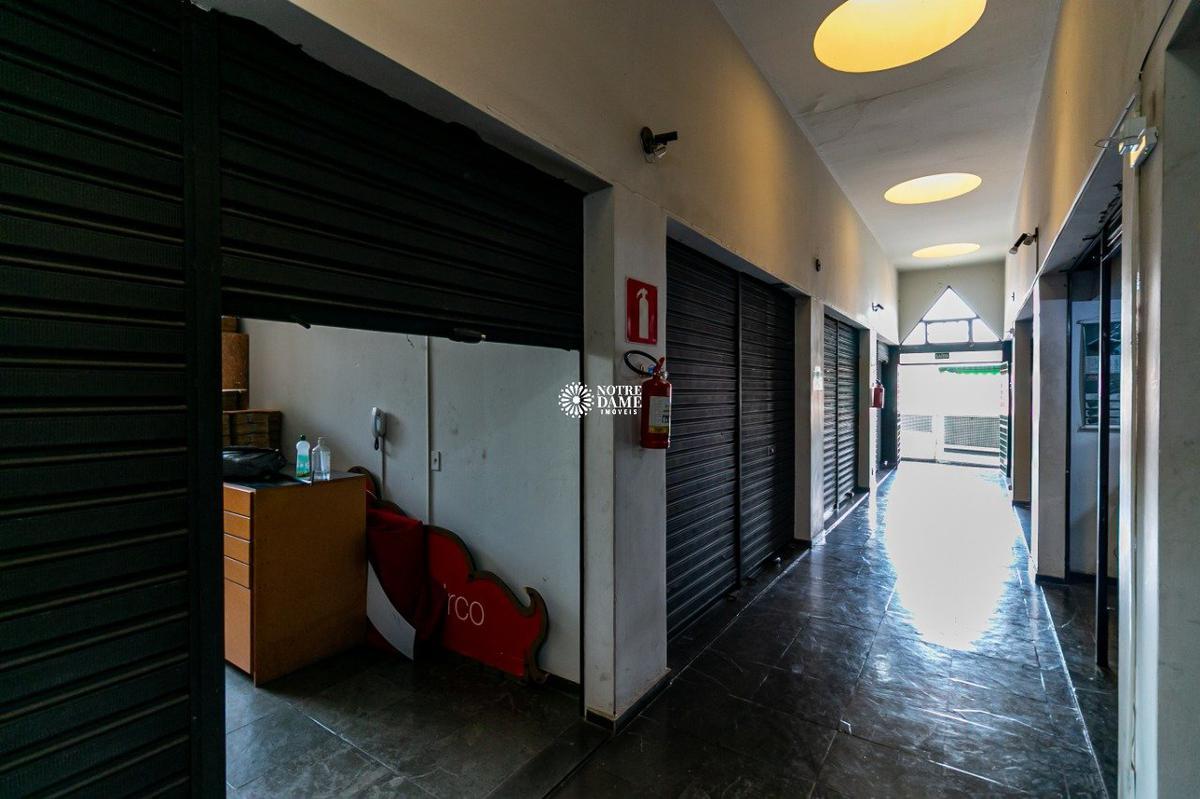 Galpão, Cinquentenário, 0 Quarto, 12 Vagas