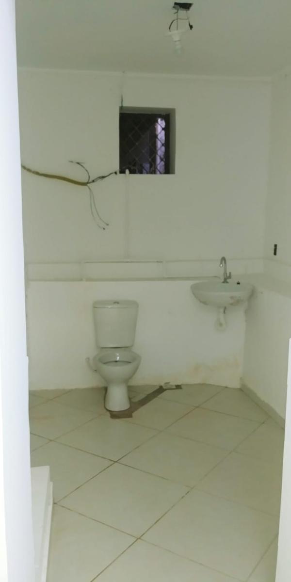 Casa Comercial, Funcionários, 0 Quarto, 10 Vagas