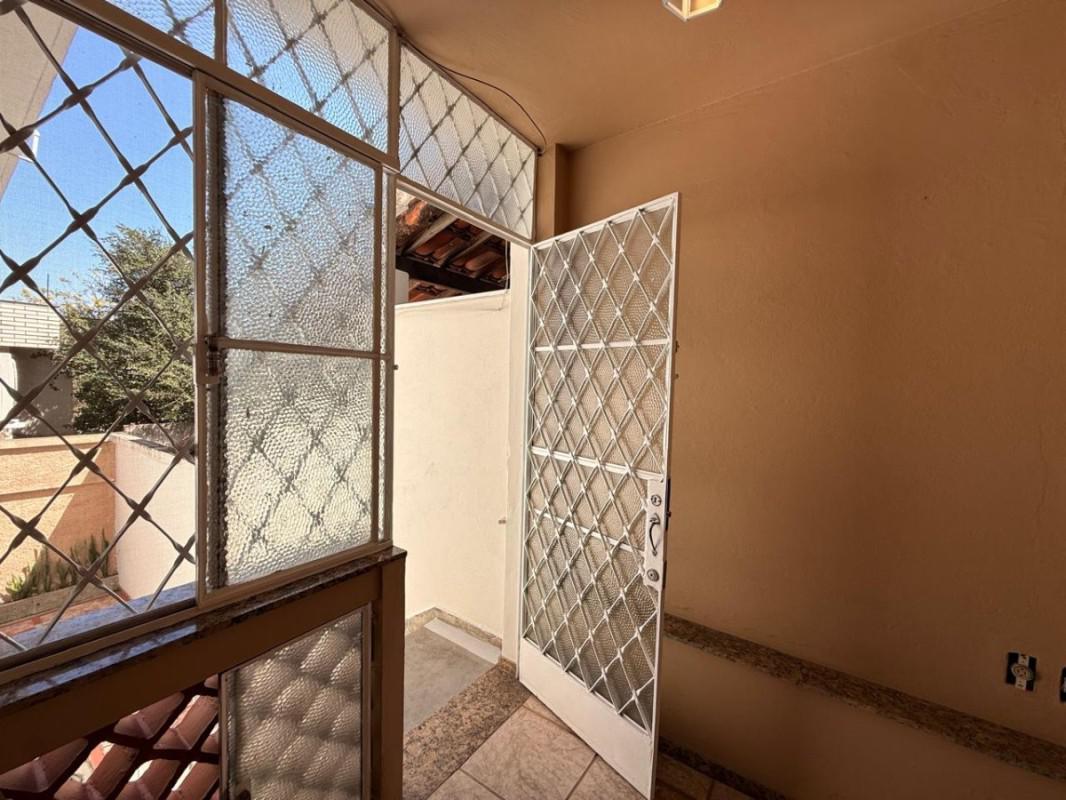 Apartamento, Sagrada Família, 2 Quartos, 1 Vaga