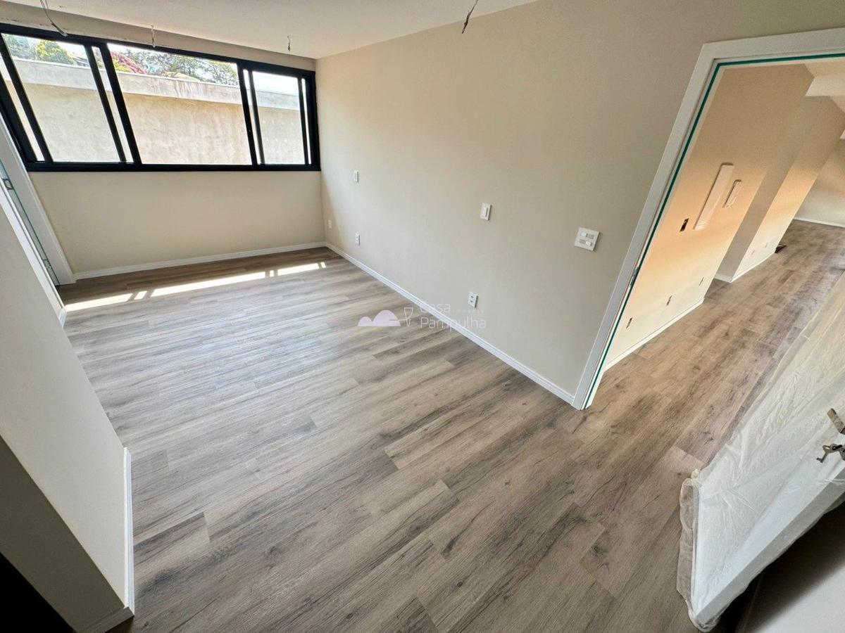 Casa, Trevo, 4 Quartos, 4 Vagas, 2 Suítes