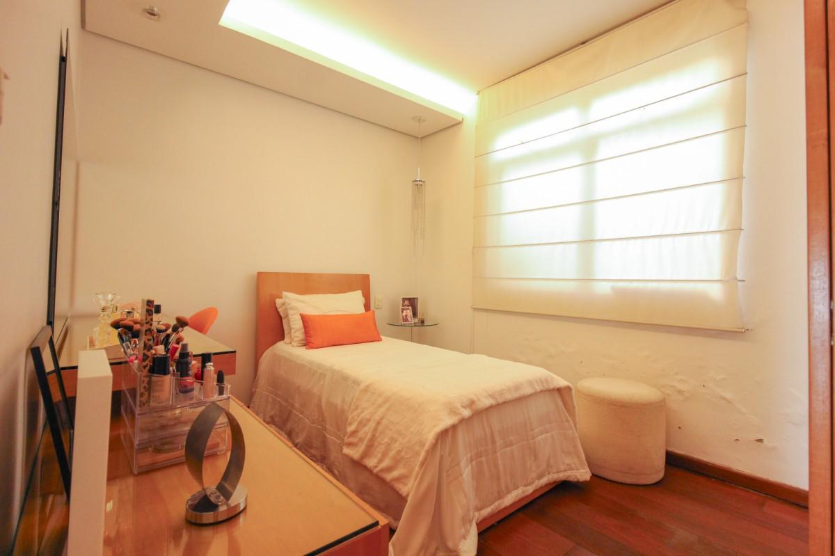Casa, Vila Clóris, 4 Quartos, 3 Vagas, 1 Suíte