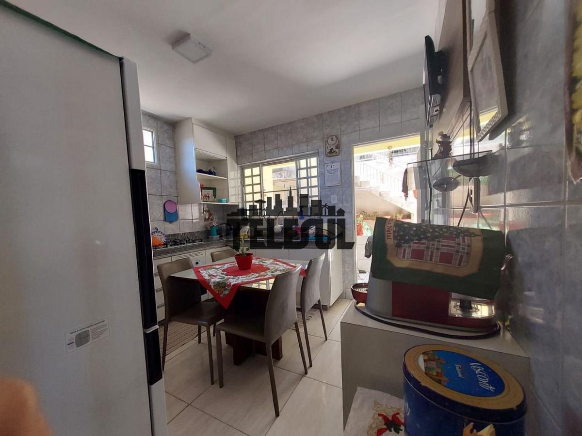 Casa, Jardim Mont Serrat, 2 Quartos, 2 Vagas