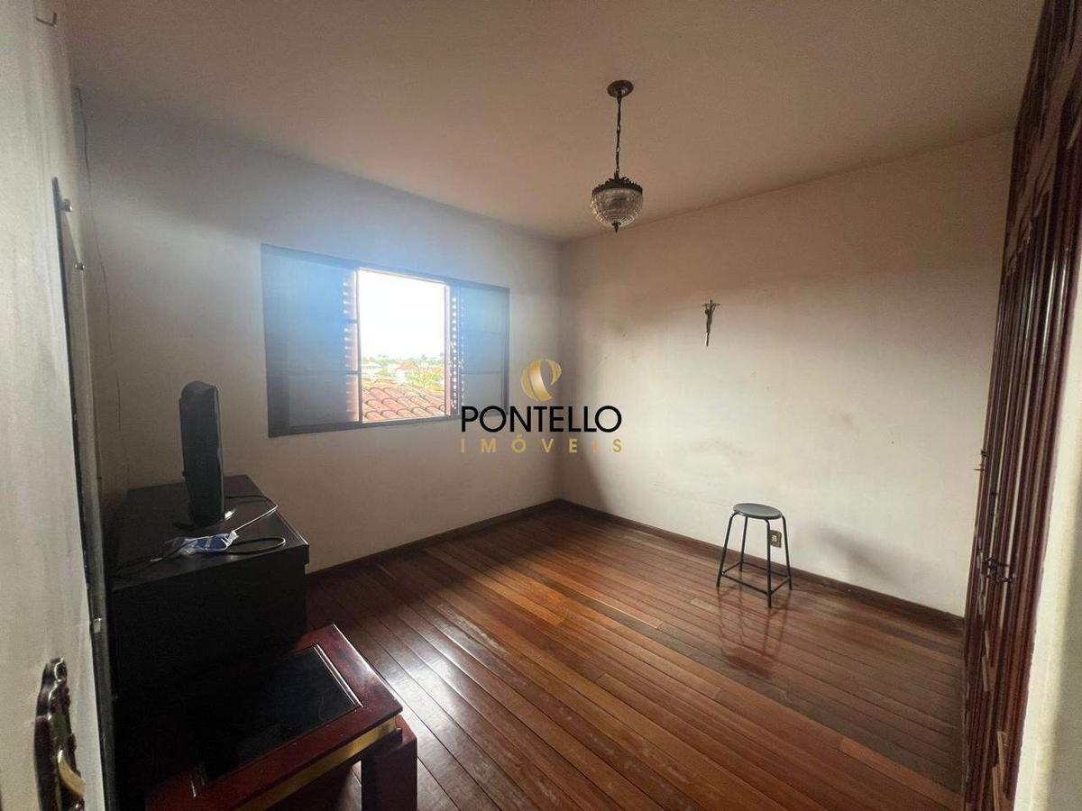 Casa, Jardim Arizona, 6 Quartos, 4 Vagas, 1 Suíte