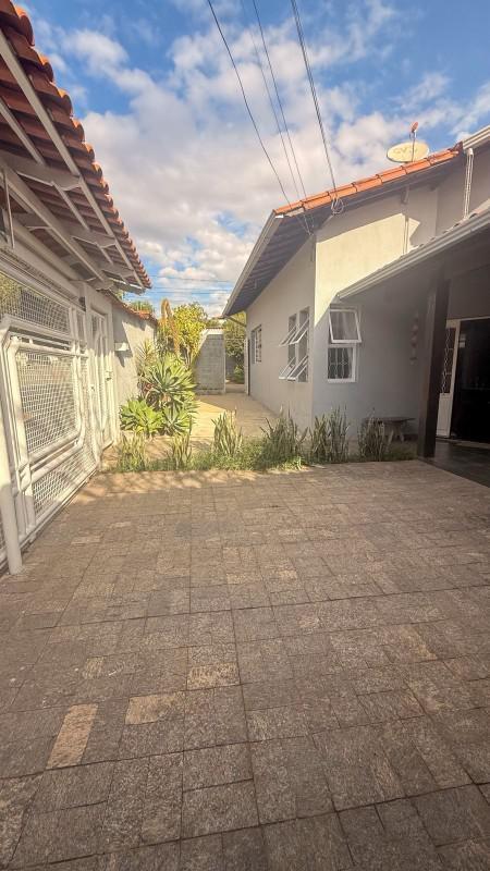 Casa, Ingá Alto, 3 Quartos, 4 Vagas, 1 Suíte