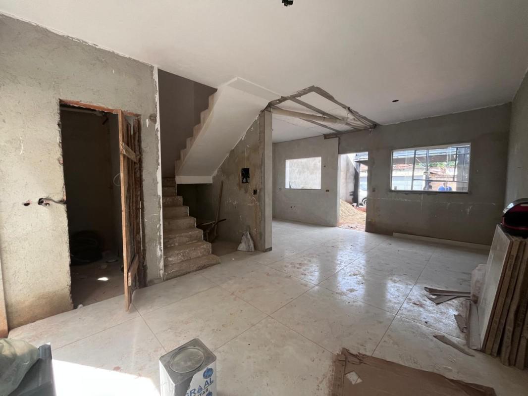 Casa, Centro, 3 Quartos, 2 Vagas, 1 Suíte