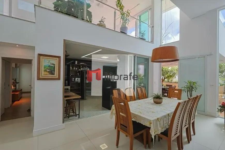 Casa, Castelo, 3 Quartos, 4 Vagas, 1 Suíte