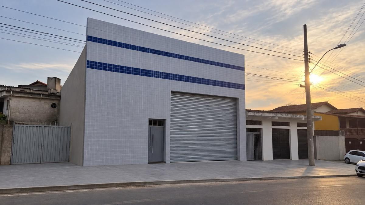 Galpão, Das Industrias I (barreiro), 0 Quarto, 0 Vaga