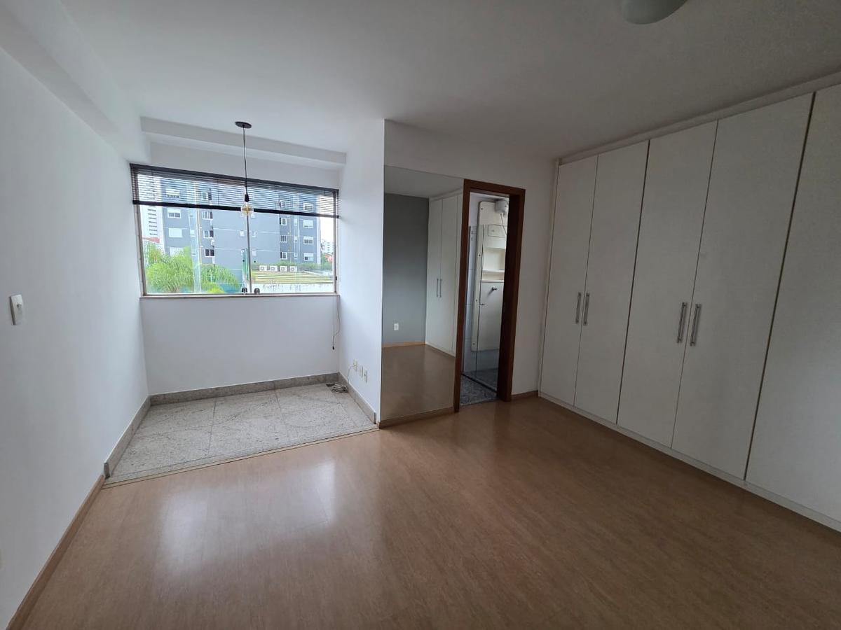 Apartamento, Funcionários, 2 Quartos, 2 Vagas, 1 Suíte