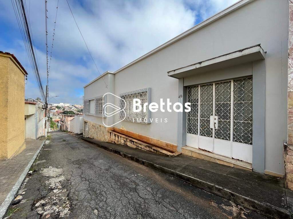 Casa, Centro, 4 Quartos, 3 Vagas, 2 Suítes