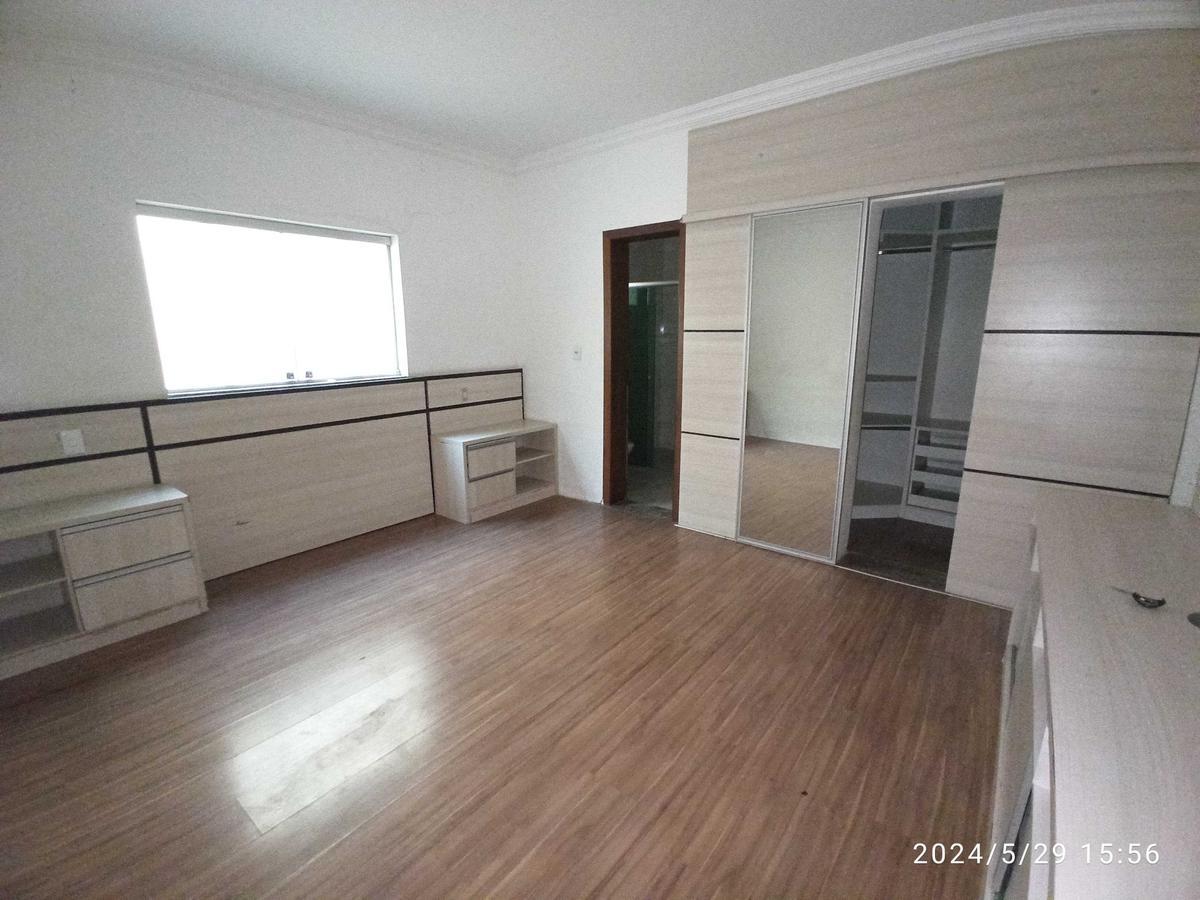 Casa, Santa Cruz, 3 Quartos, 2 Vagas, 1 Suíte