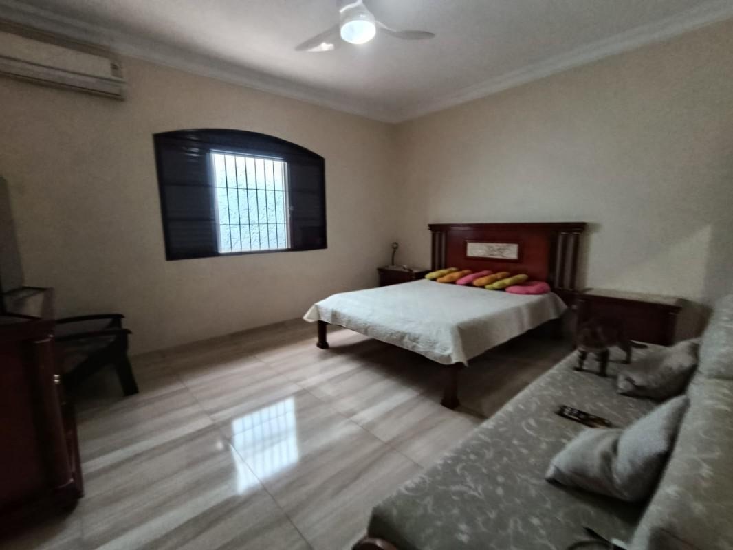 Casa, Castelo, 4 Quartos, 4 Vagas, 2 Suítes