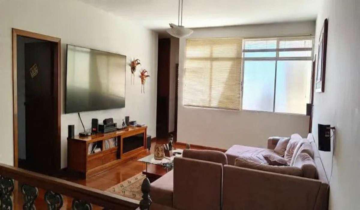 Casa, Luxemburgo, 5 Quartos, 4 Vagas, 2 Suítes