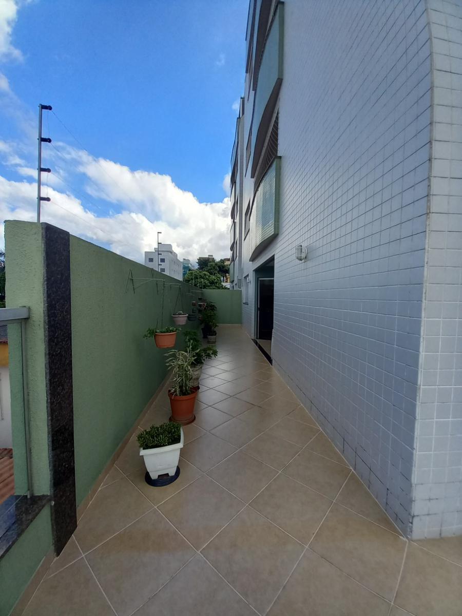 Apartamento, Barreiro, 3 Quartos, 2 Vagas, 1 Suíte