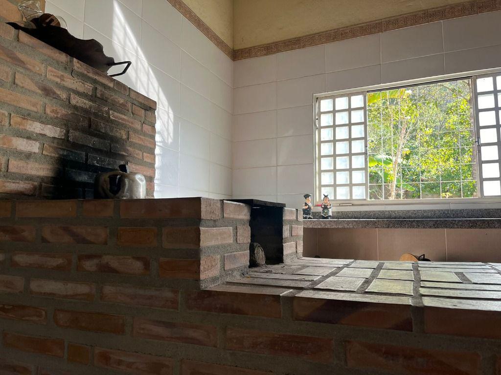 Fazenda, Ravena, 5 Quartos, 0 Vaga, 2 Suítes