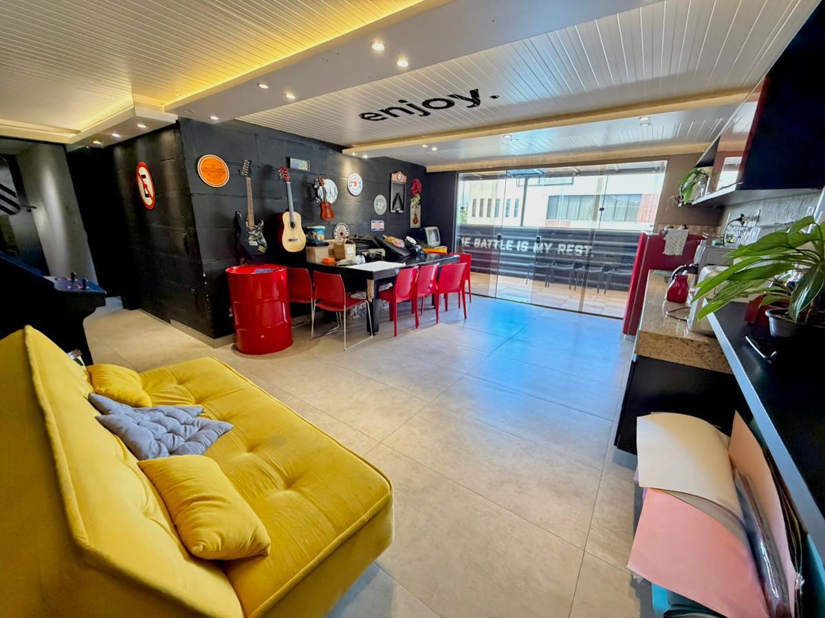 Sala, São José, 0 Quarto, 2 Vagas