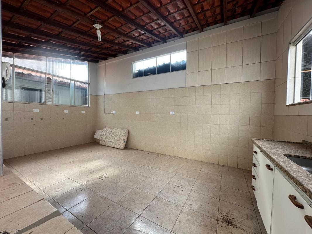 Casa, Centro, 5 Quartos, 0 Vaga