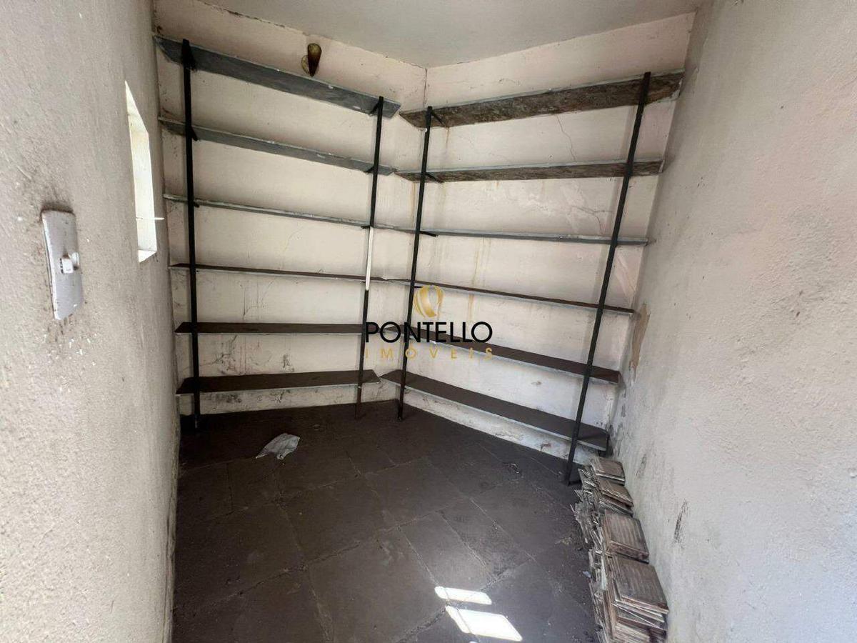 Casa, Centro, 4 Quartos, 2 Vagas, 1 Suíte