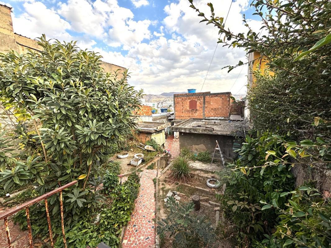 Lote, Sagrada Família, 0 Quarto, 0 Vaga
