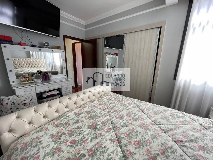 Cobertura, Funcionários, 4 Quartos, 2 Vagas, 2 Suítes