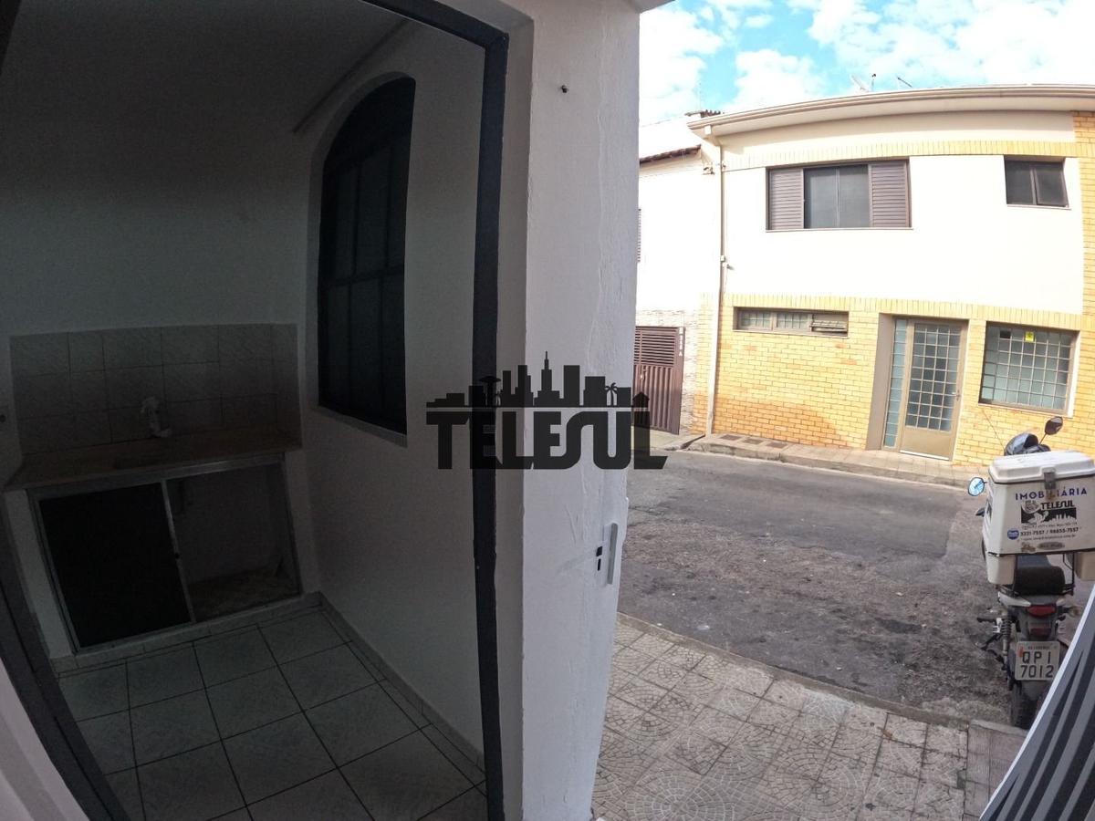 Casa, Centro, 1 Quarto, 0 Vaga