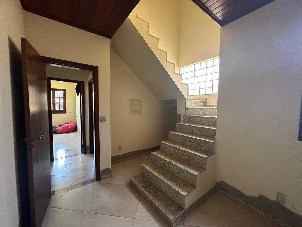 Casa, Lundcea, 4 Quartos, 2 Vagas, 1 Suíte