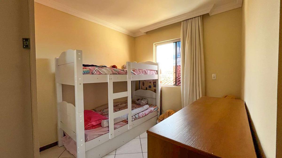 Casa, Camargos, 2 Quartos, 2 Vagas, 1 Suíte