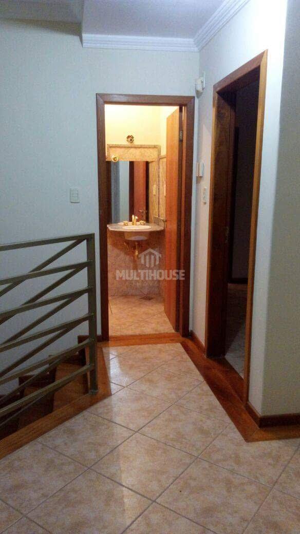 Casa, Centro, 4 Quartos, 5 Vagas, 1 Suíte