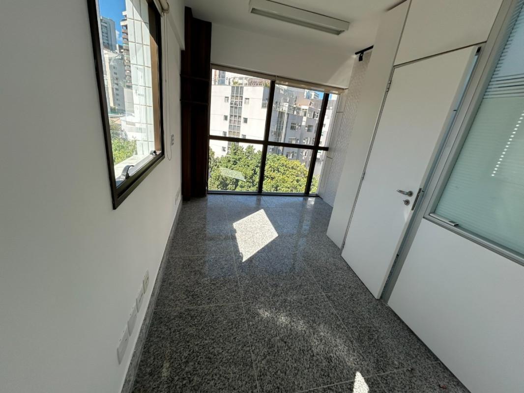 Sala, Savassi, 0 Quarto, 2 Vagas