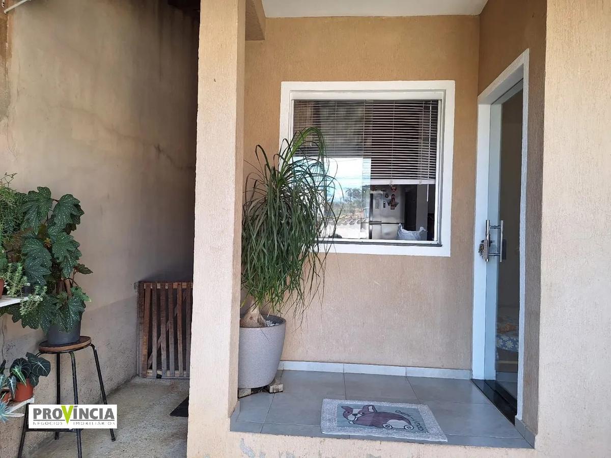 Casa, Floresta Encantada, 2 Quartos, 3 Vagas