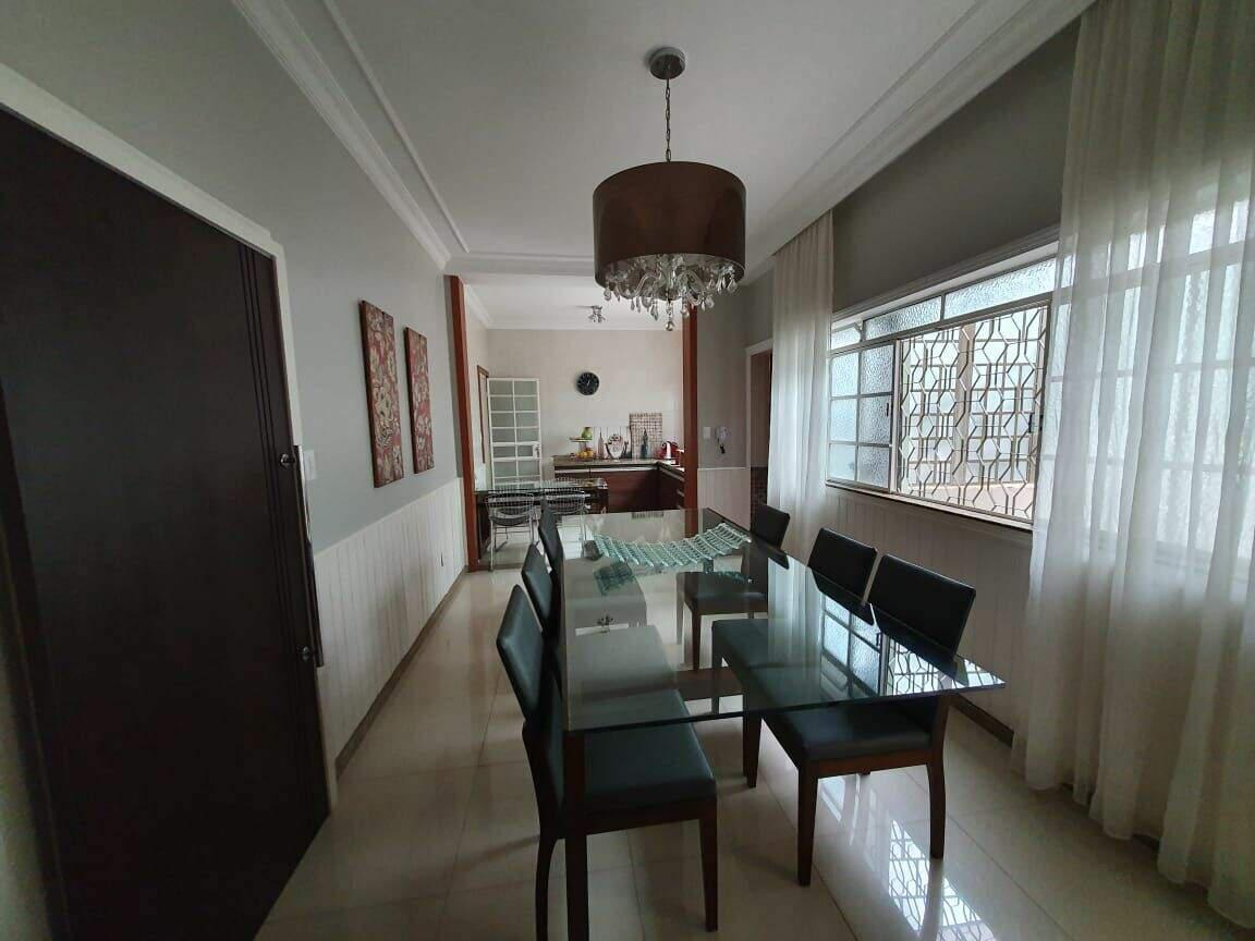 Casa, Esplanada, 4 Quartos, 5 Vagas, 2 Suítes