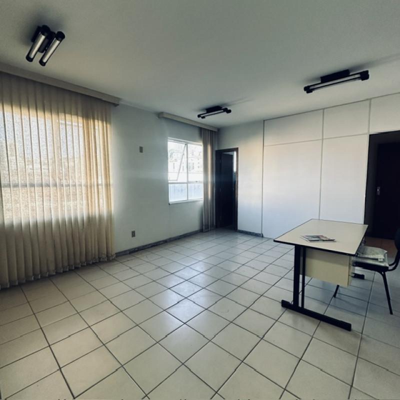 Sala, Estoril, 1 Quarto, 1 Vaga