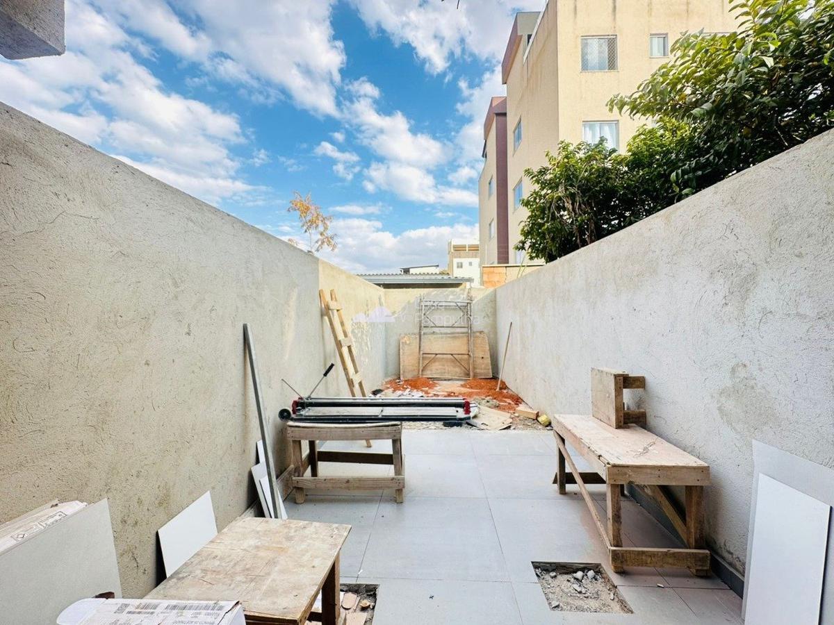 Casa, Jardim Leblon, 2 Quartos, 2 Vagas
