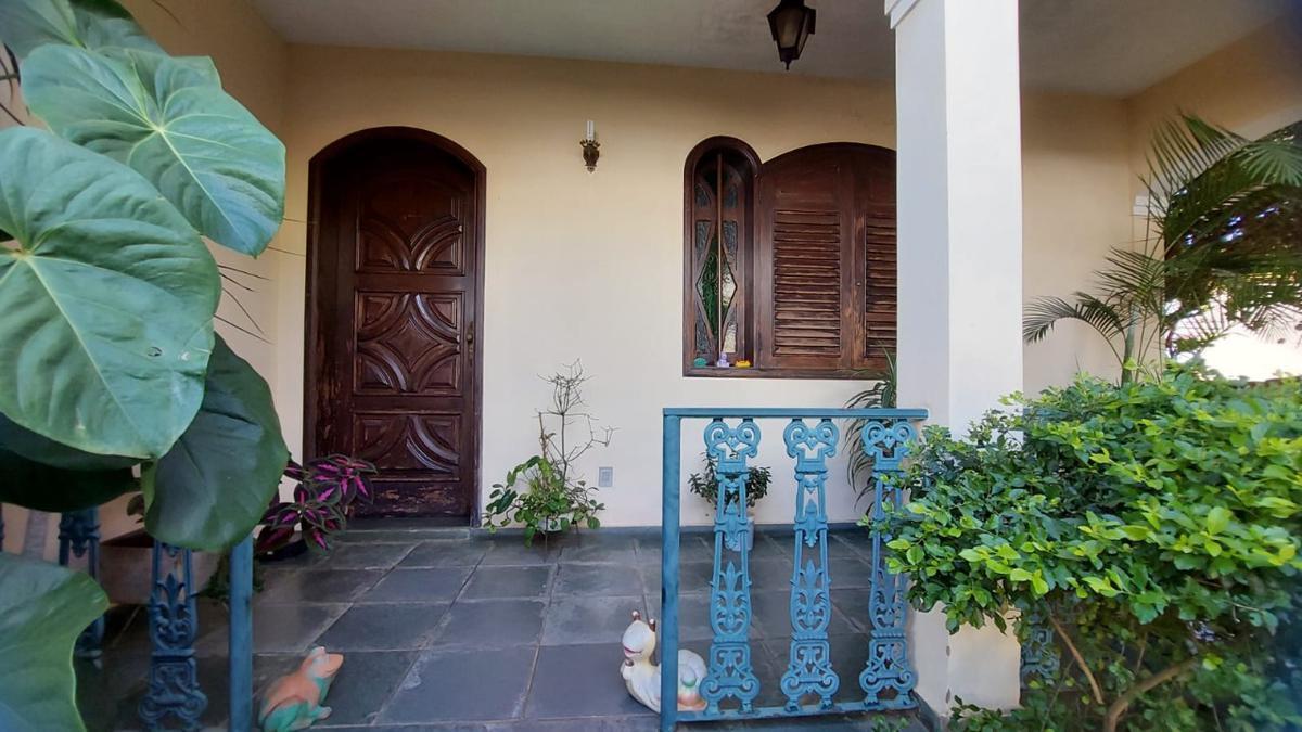 Casa, Vila Martins, 4 Quartos, 5 Vagas, 1 Suíte