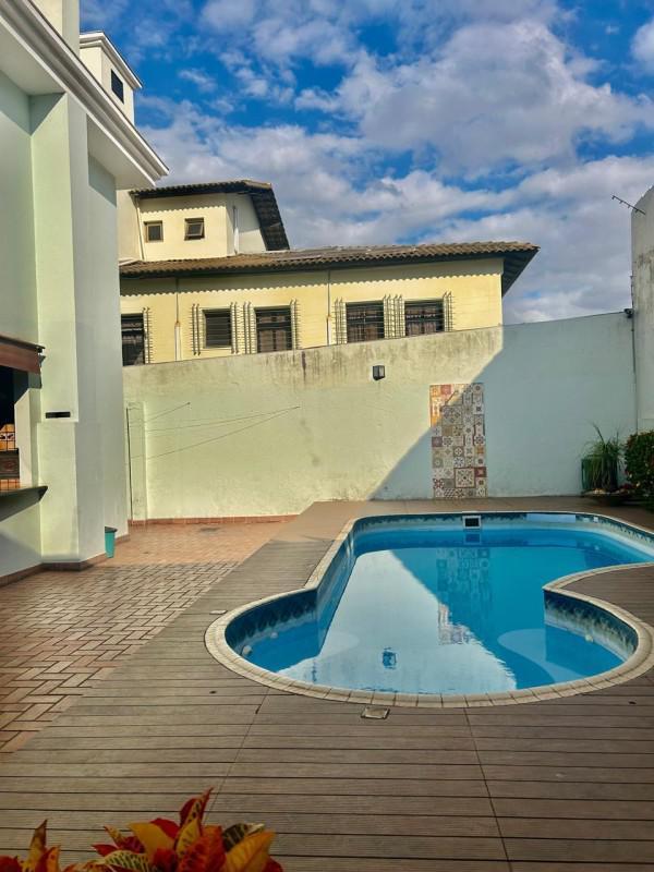 Casa, Castelo, 4 Quartos, 3 Vagas, 1 Suíte